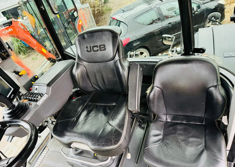 Trator JCB FASTRAC 4220: foto 15 Trator JCB FASTRAC 4220: foto 15