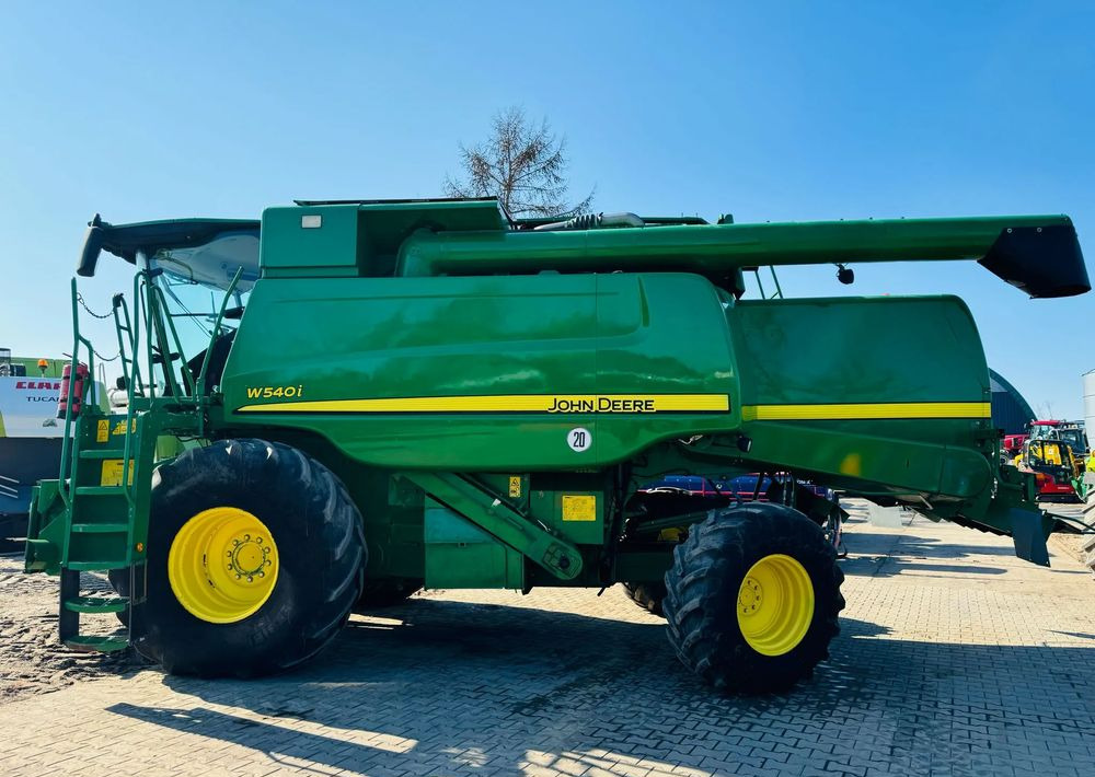 John Deere W540i - Ceifeira debulhadora: foto 2 John Deere W540i - Ceifeira debulhadora: foto 2