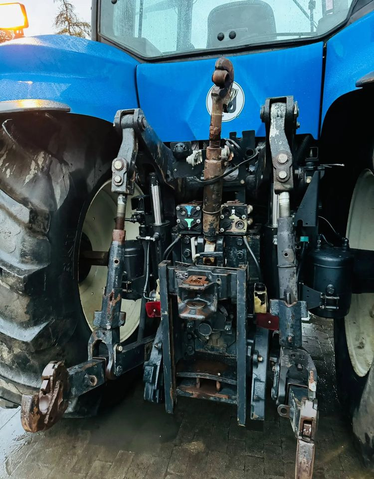 New Holland T8020 - Trator: foto 4 New Holland T8020 - Trator: foto 4