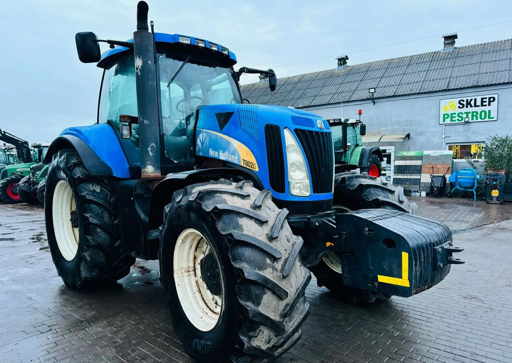 New Holland T8020 - Trator: foto 1 New Holland T8020 - Trator: foto 1