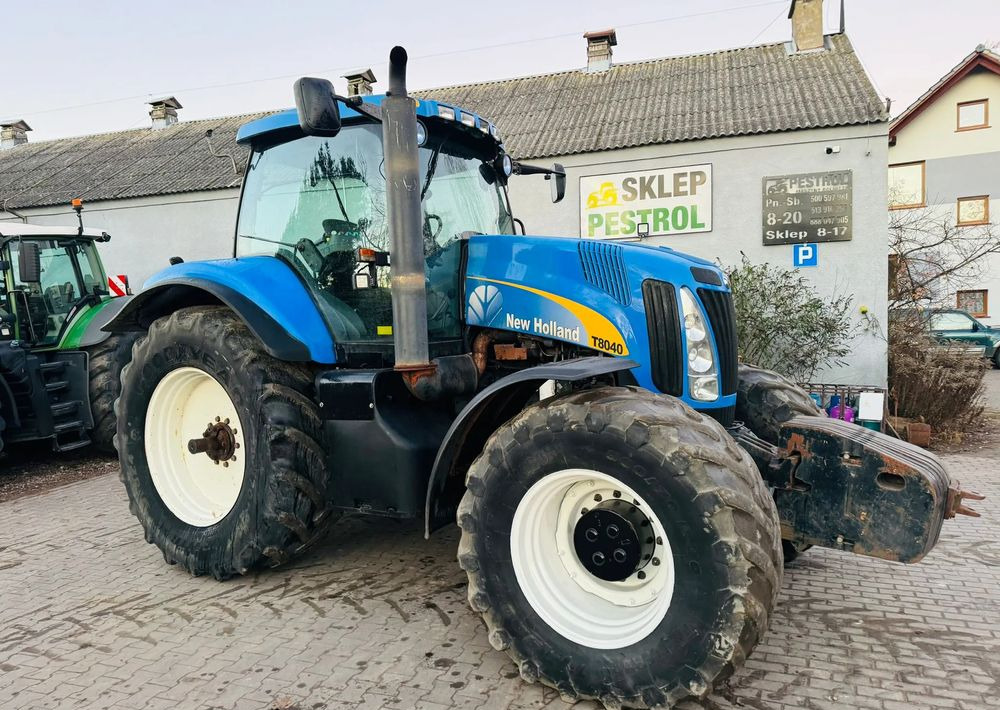 Trator New Holland T8040: foto 6