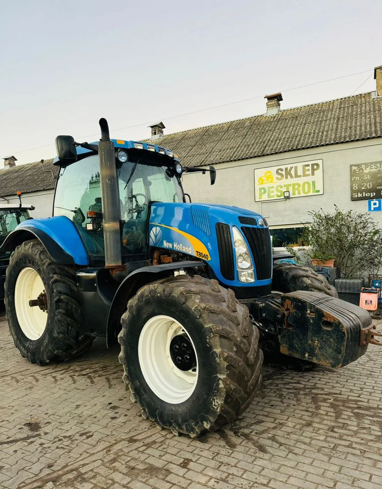 New Holland T8040 - Trator: foto 3 New Holland T8040 - Trator: foto 3