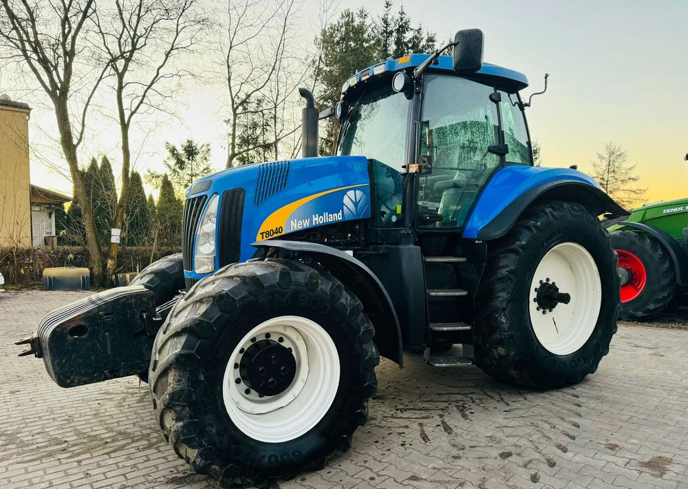 New Holland T8040 - Trator: foto 1 New Holland T8040 - Trator: foto 1
