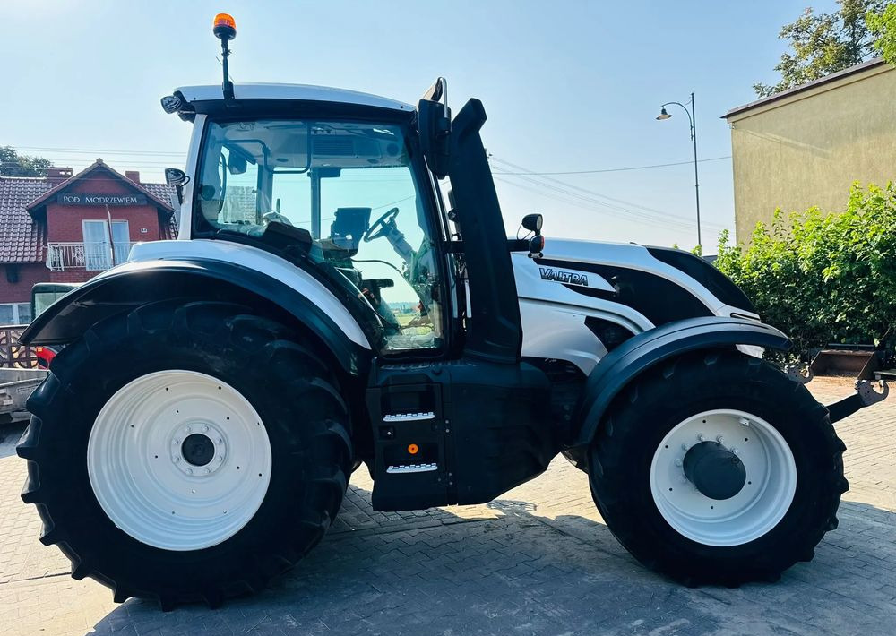 Valtra T174 UNLIMITED Versu - Trator: foto 2 Valtra T174 UNLIMITED Versu - Trator: foto 2