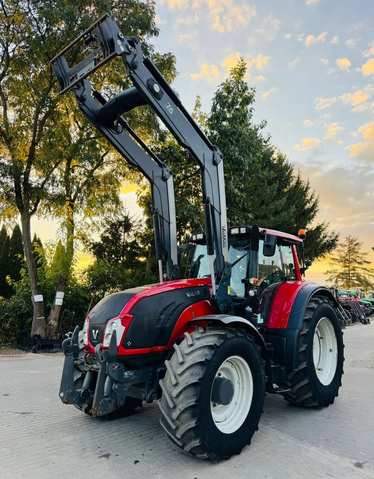 Valtra T213 Versu - Trator: foto 1 Valtra T213 Versu - Trator: foto 1