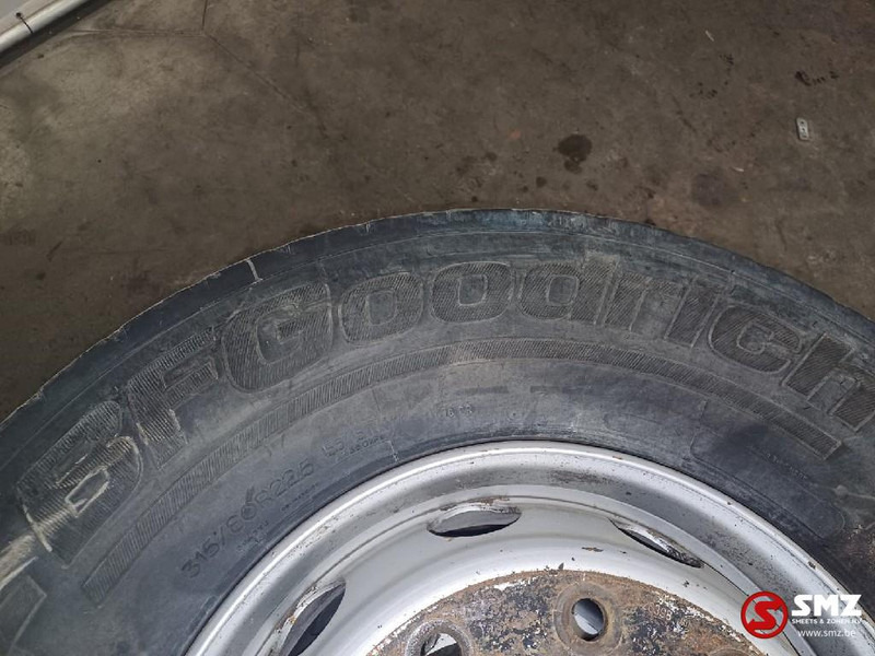 BFG Occ vrachtwagenband 315/80R22.5 156/150K BF Goodri - Pneu de Caminhão: foto 3 BFG Occ vrachtwagenband 315/80R22.5 156/150K BF Goodri - Pneu de Caminhão: foto 3