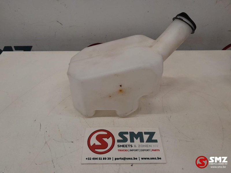 Caterpillar Window washer tank Caterpillar - Limpador de pára-brisa de Equipamento de movimentação: foto 2 Caterpillar Window washer tank Caterpillar - Limpador de pára-brisa de Equipamento de movimentação: foto 2