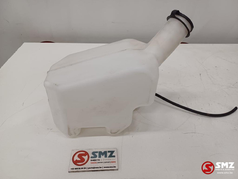 Caterpillar Window washer tank Caterpillar - Limpador de pára-brisa de Equipamento de movimentação: foto 2 Caterpillar Window washer tank Caterpillar - Limpador de pára-brisa de Equipamento de movimentação: foto 2