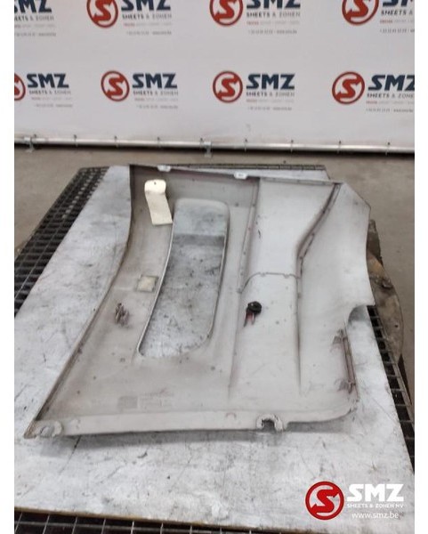 DAF Occ Koplamppaneel links DAF XF95-XF105 - Para-choque de Caminhão: foto 2 DAF Occ Koplamppaneel links DAF XF95-XF105 - Para-choque de Caminhão: foto 2