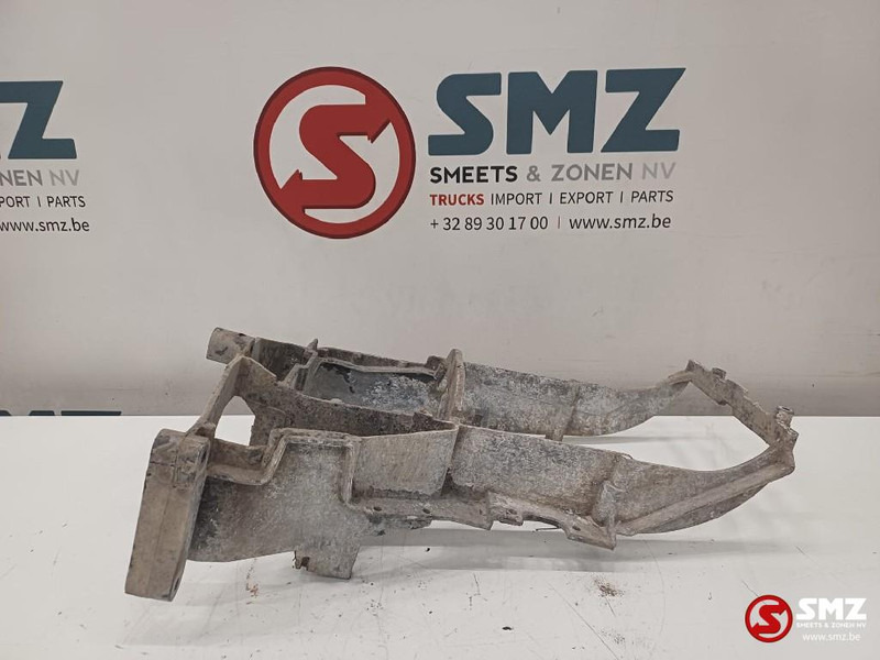 DAF Occ koplampsteun rechts DAF - Farol dianteira de Caminhão: foto 2 DAF Occ koplampsteun rechts DAF - Farol dianteira de Caminhão: foto 2