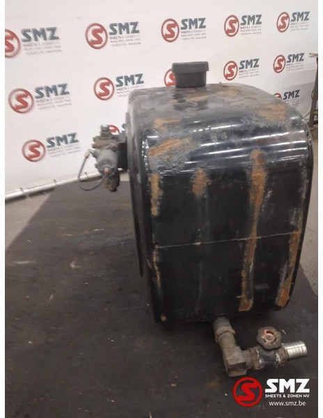 Diversen Occ hydraulische tank 150L 67cmx37cmx63cm - Tanque hidráulico de Caminhão: foto 3 Diversen Occ hydraulische tank 150L 67cmx37cmx63cm - Tanque hidráulico de Caminhão: foto 3