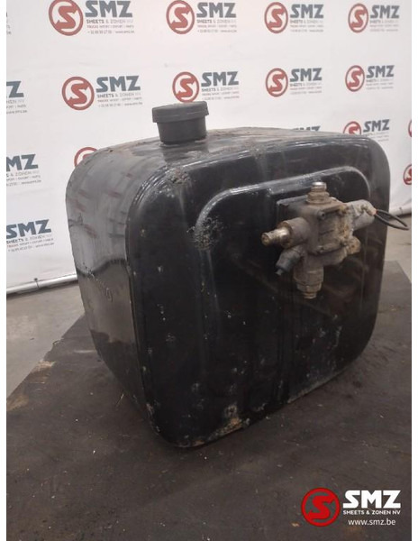 Diversen Occ hydraulische tank 150L 67cmx37cmx63cm - Tanque hidráulico de Caminhão: foto 1 Diversen Occ hydraulische tank 150L 67cmx37cmx63cm - Tanque hidráulico de Caminhão: foto 1