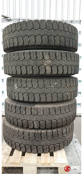 Diversen Occ vrachtwagenband 295/80R22.5 152/148J Bandvulc - Pneu de Caminhão: foto 1 Diversen Occ vrachtwagenband 295/80R22.5 152/148J Bandvulc - Pneu de Caminhão: foto 1