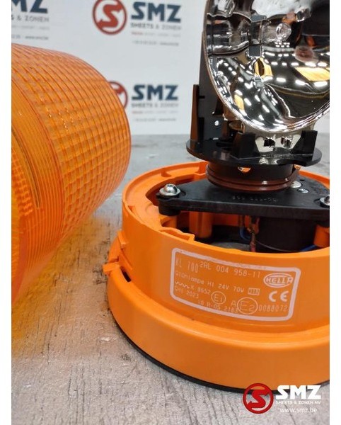 Diversen Occ zwaailamp Hella KL700 24V 70W - Iluminação de Caminhão: foto 2 Diversen Occ zwaailamp Hella KL700 24V 70W - Iluminação de Caminhão: foto 2