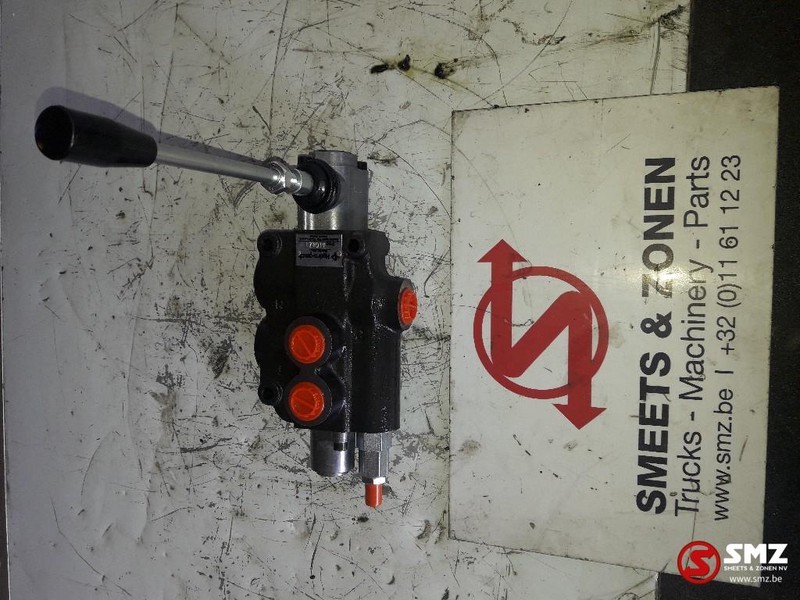 Diversen Stuurventiel 80 l/min - Válvula hidráulica de Caminhão: foto 1 Diversen Stuurventiel 80 l/min - Válvula hidráulica de Caminhão: foto 1