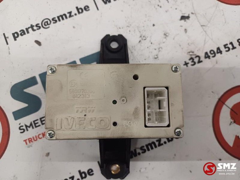 Iveco Occ ECU centrale vergrendeling Iveco - Centralina electrónica de Caminhão: foto 2 Iveco Occ ECU centrale vergrendeling Iveco - Centralina electrónica de Caminhão: foto 2