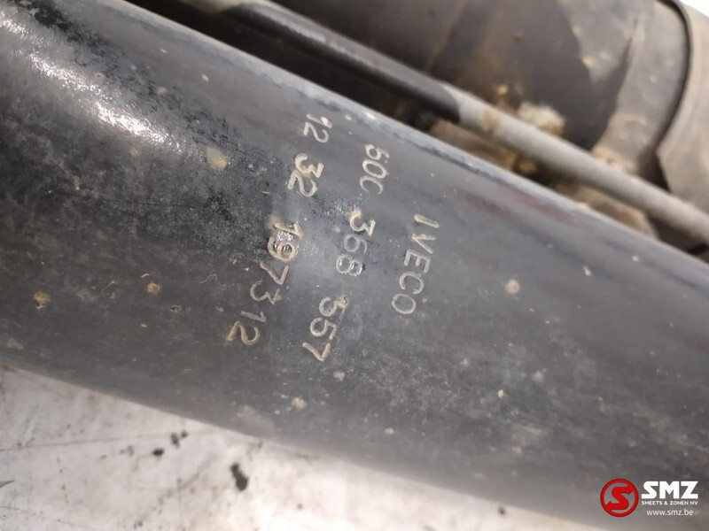 Iveco Occ cabinekantelcilinder Iveco Stralis 500368557 - Estrutura/ Châssis de Caminhão: foto 3 Iveco Occ cabinekantelcilinder Iveco Stralis 500368557 - Estrutura/ Châssis de Caminhão: foto 3
