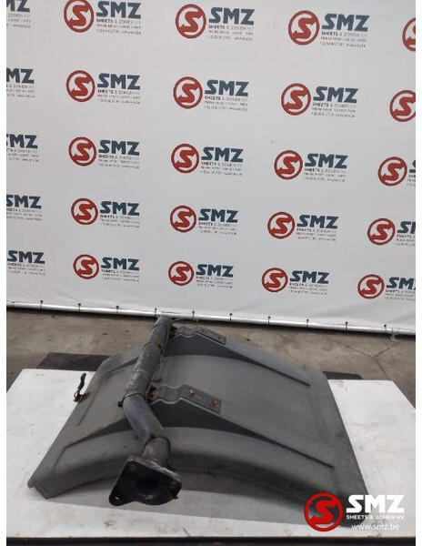 Iveco Occ spatbord links Iveco 41016379 - Carroceria e exterior de Caminhão: foto 1 Iveco Occ spatbord links Iveco 41016379 - Carroceria e exterior de Caminhão: foto 1