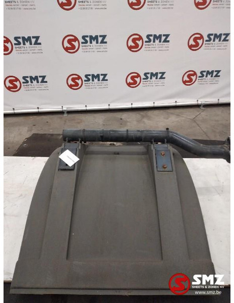 Iveco Occ spatbord rechts Iveco 41002409 - Carroceria e exterior de Caminhão: foto 1 Iveco Occ spatbord rechts Iveco 41002409 - Carroceria e exterior de Caminhão: foto 1