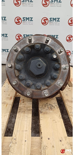 Iveco Occ wielnaaf + remklauw rechts meeloopas Iveco - Direcção de Caminhão: foto 2 Iveco Occ wielnaaf + remklauw rechts meeloopas Iveco - Direcção de Caminhão: foto 2