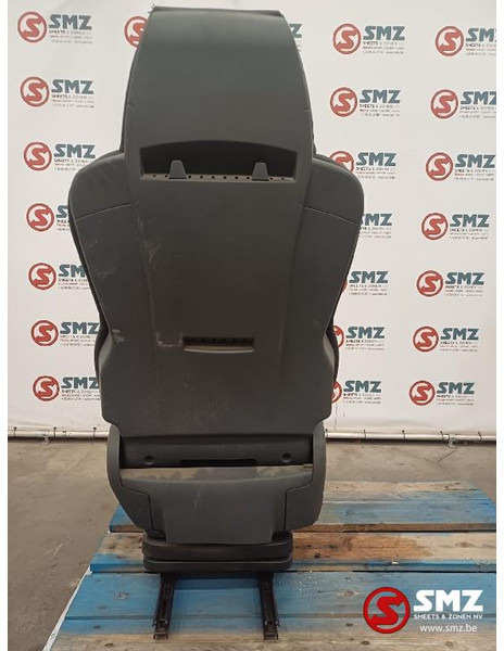 MAN Occ bijrijdersstoel MAN - Cabine e interior de Caminhão: foto 2 MAN Occ bijrijdersstoel MAN - Cabine e interior de Caminhão: foto 2