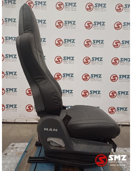 MAN Occ bijrijdersstoel MAN - Cabine e interior de Caminhão: foto 3 MAN Occ bijrijdersstoel MAN - Cabine e interior de Caminhão: foto 3