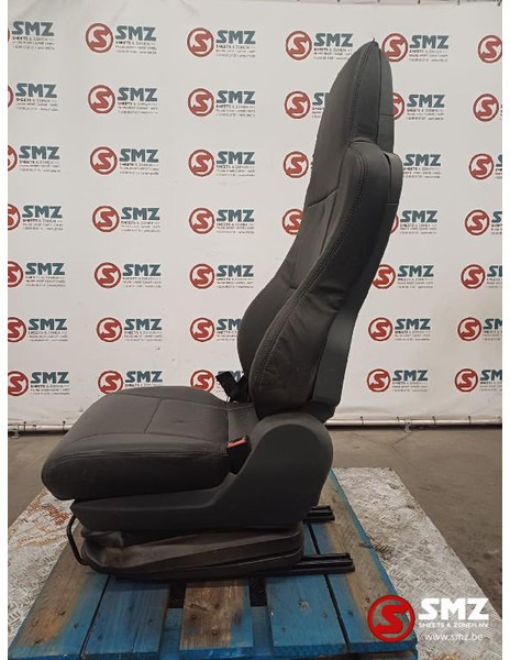 MAN Occ bijrijdersstoel MAN - Cabine e interior de Caminhão: foto 4 MAN Occ bijrijdersstoel MAN - Cabine e interior de Caminhão: foto 4