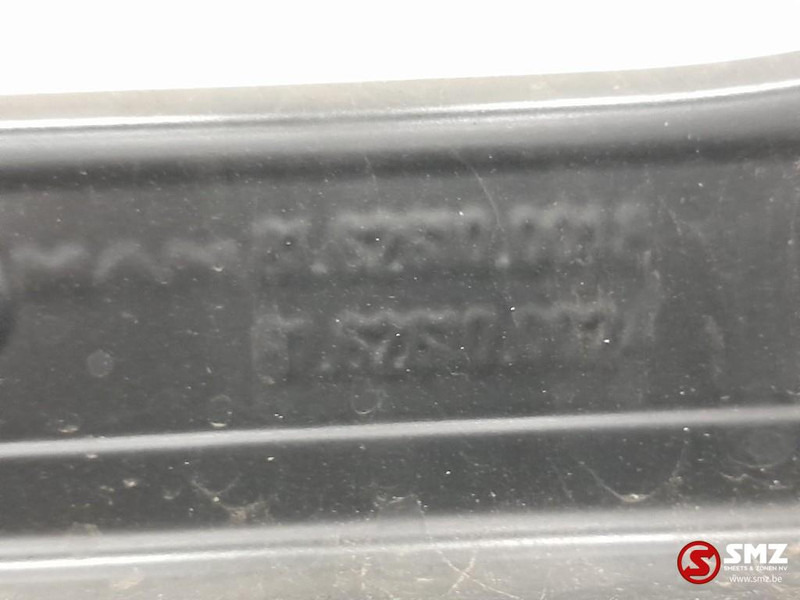 MAN Occ deurverlenging rechts MAN - Porta e peças de Caminhão: foto 3 MAN Occ deurverlenging rechts MAN - Porta e peças de Caminhão: foto 3