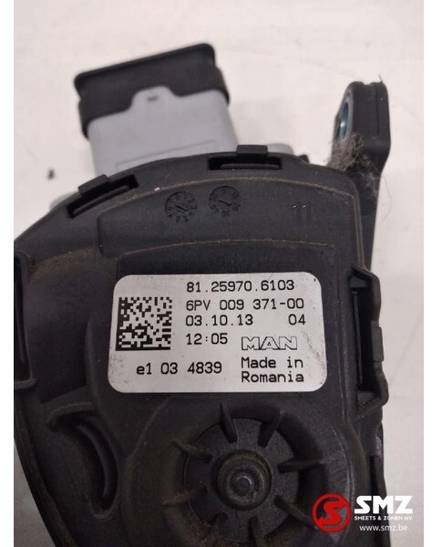 MAN Occ gaspedaal + sensor MAN 81259706103 - Pedal de Caminhão: foto 3 MAN Occ gaspedaal + sensor MAN 81259706103 - Pedal de Caminhão: foto 3