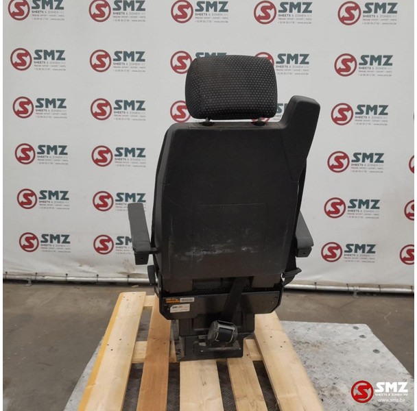 Mercedes-Benz Occ bijrijdersstoel Mercedes - Cabine e interior de Caminhão: foto 2 Mercedes-Benz Occ bijrijdersstoel Mercedes - Cabine e interior de Caminhão: foto 2