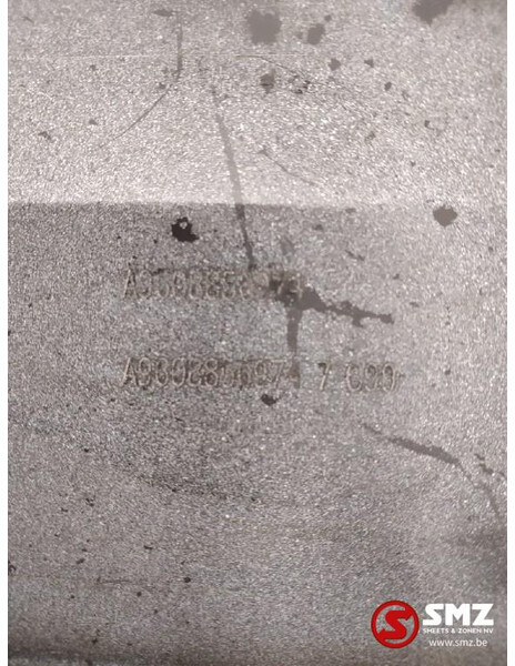 Mercedes-Benz Occ bumperafdekplaat Mercedes Actros MP4 A96088569 - Para-choque de Caminhão: foto 4 Mercedes-Benz Occ bumperafdekplaat Mercedes Actros MP4 A96088569 - Para-choque de Caminhão: foto 4