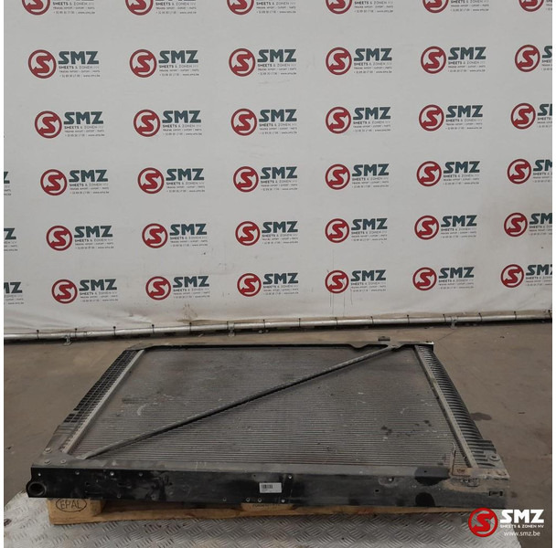 Mercedes-Benz Occ radiator Mercedes - Radiador de Caminhão: foto 1 Mercedes-Benz Occ radiator Mercedes - Radiador de Caminhão: foto 1