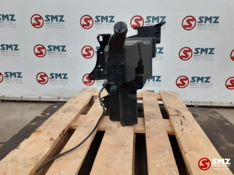 Mercedes-Benz Occ ruitensproeierreservoir Mercedes - Limpador de pára-brisa de Caminhão: foto 3 Mercedes-Benz Occ ruitensproeierreservoir Mercedes - Limpador de pára-brisa de Caminhão: foto 3