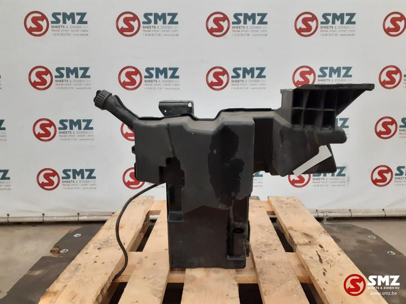 Mercedes-Benz Occ ruitensproeierreservoir Mercedes - Limpador de pára-brisa de Caminhão: foto 2 Mercedes-Benz Occ ruitensproeierreservoir Mercedes - Limpador de pára-brisa de Caminhão: foto 2