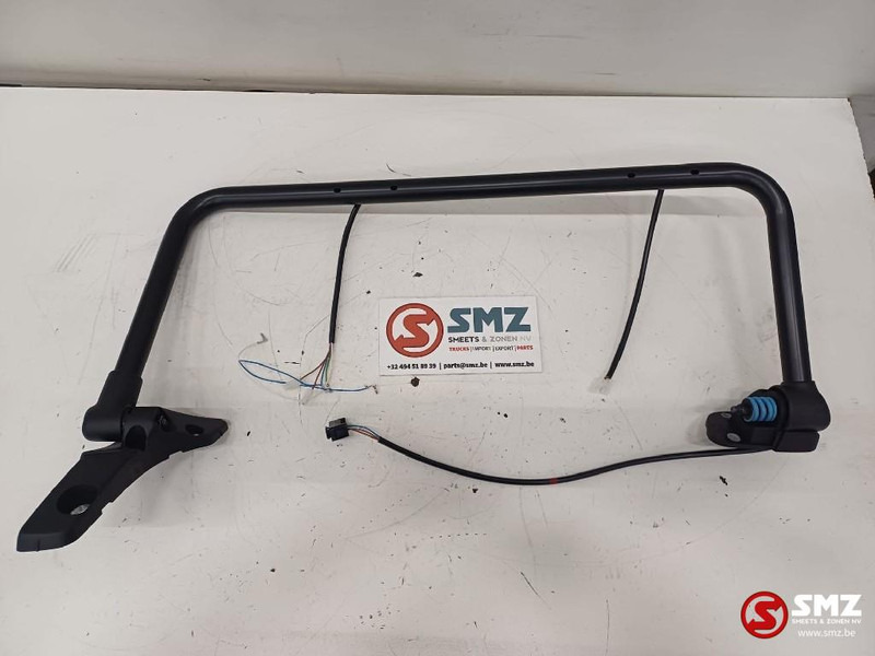 Mercedes-Benz Spiegelhouder rechts mercedes - Espelho retrovisor de Caminhão: foto 1 Mercedes-Benz Spiegelhouder rechts mercedes - Espelho retrovisor de Caminhão: foto 1