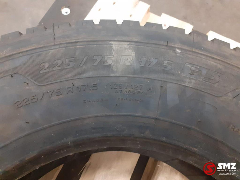 Michelin Occ vrachtwagenband Michelin 225/75R17.5 - Pneu de Caminhão: foto 3 Michelin Occ vrachtwagenband Michelin 225/75R17.5 - Pneu de Caminhão: foto 3