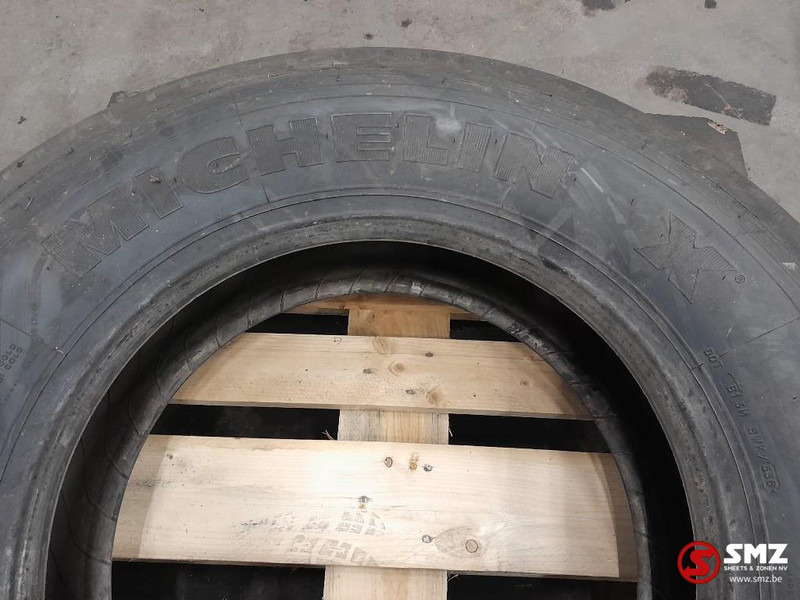 Michelin Occ vrachtwagenband Michelin 305/70R22.5 - Pneu de Caminhão: foto 2 Michelin Occ vrachtwagenband Michelin 305/70R22.5 - Pneu de Caminhão: foto 2