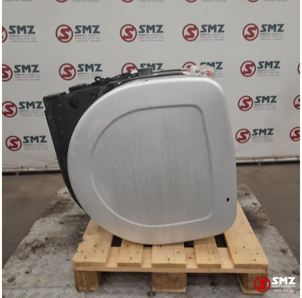 Renault Occ brandstoftank 360L + brandstofniveausensor Ren - Tanque de combustível de Caminhão: foto 4 Renault Occ brandstoftank 360L + brandstofniveausensor Ren - Tanque de combustível de Caminhão: foto 4