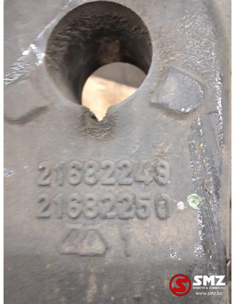 Renault Occ set veersteunen + armen Renault T 21682249 216 - Direcção de Caminhão: foto 3 Renault Occ set veersteunen + armen Renault T 21682249 216 - Direcção de Caminhão: foto 3
