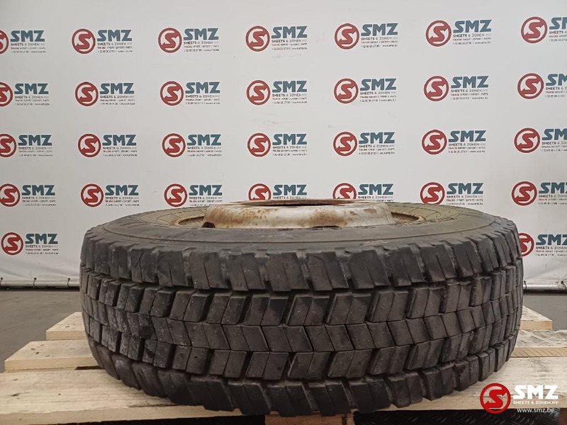 Uniroyal Occ vrachtwagenband Uniroyal 275/70R22.5 148/145L - Pneu de Caminhão: foto 1 Uniroyal Occ vrachtwagenband Uniroyal 275/70R22.5 148/145L - Pneu de Caminhão: foto 1