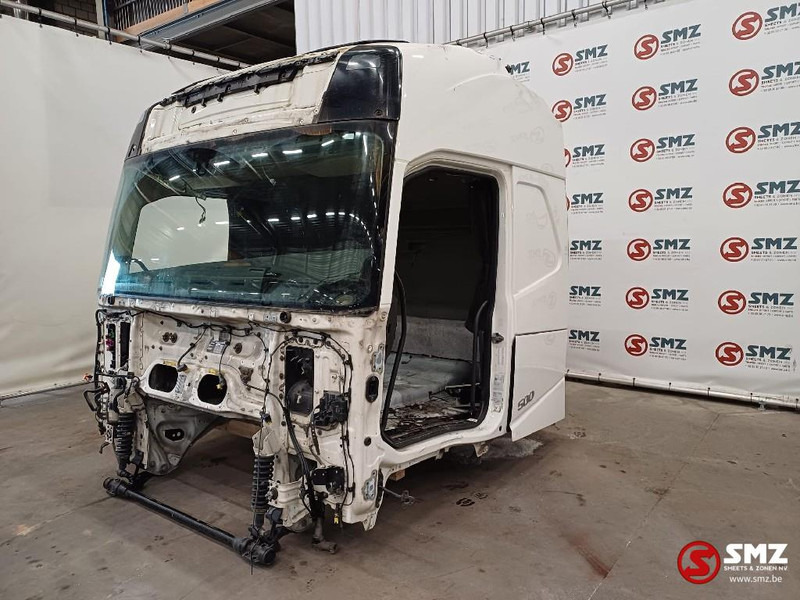 Volvo Occ Cabine Volvo FH4 met schade - Cabine e interior de Caminhão: foto 2 Volvo Occ Cabine Volvo FH4 met schade - Cabine e interior de Caminhão: foto 2