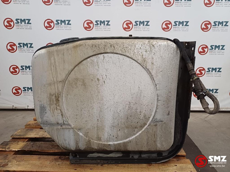 Volvo Occ brandstoftank 300L met steunen Volvo - Tanque de combustível de Caminhão: foto 3 Volvo Occ brandstoftank 300L met steunen Volvo - Tanque de combustível de Caminhão: foto 3