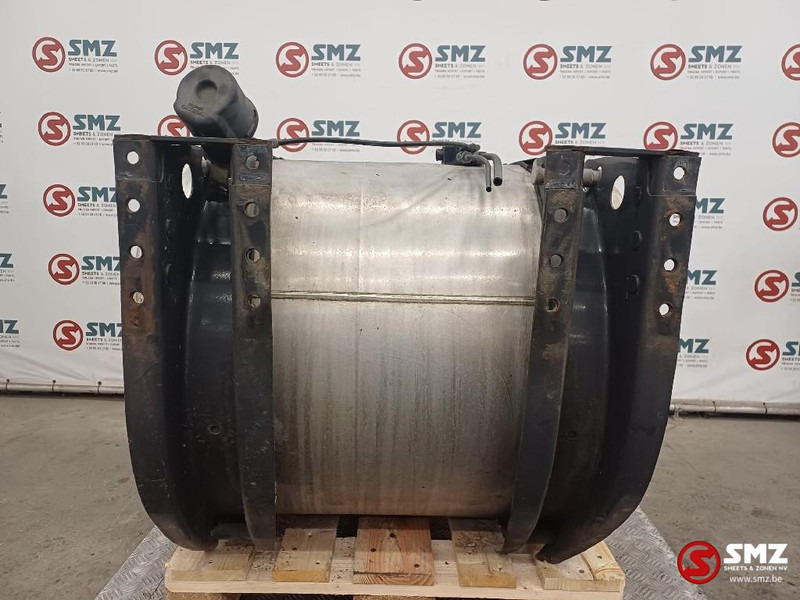 Volvo Occ brandstoftank met steunen 330L Volvo - Tanque de combustível de Caminhão: foto 2 Volvo Occ brandstoftank met steunen 330L Volvo - Tanque de combustível de Caminhão: foto 2
