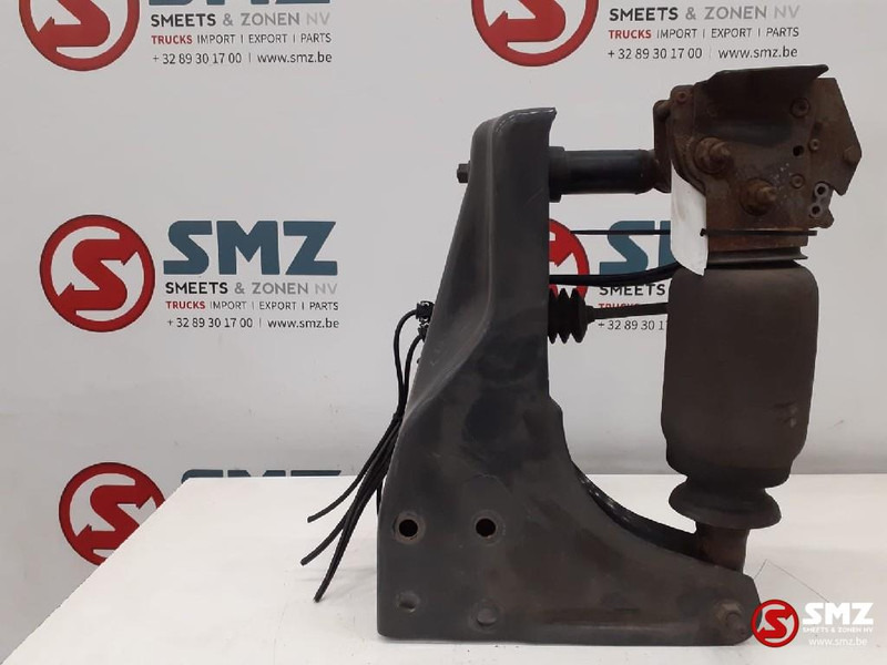 Volvo Occ cabineschokdemper + bevestiging links Volvo - Amortecedor de Caminhão: foto 1 Volvo Occ cabineschokdemper + bevestiging links Volvo - Amortecedor de Caminhão: foto 1
