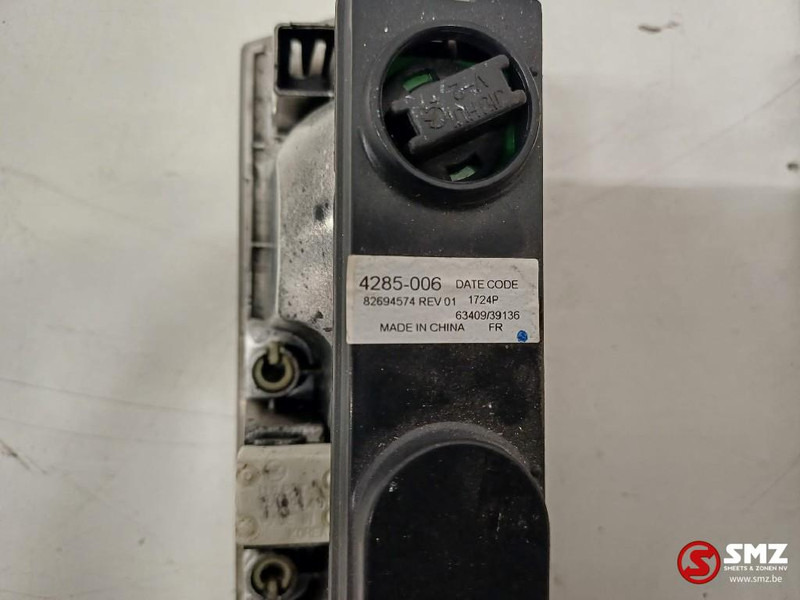 Volvo Occ set cabineverlichting deur + dak + binnen L/R - Cabine e interior de Caminhão: foto 4 Volvo Occ set cabineverlichting deur + dak + binnen L/R - Cabine e interior de Caminhão: foto 4