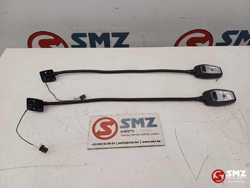 Volvo Occ set van 2 leeslampen Volvo - Cabine e interior de Caminhão: foto 1 Volvo Occ set van 2 leeslampen Volvo - Cabine e interior de Caminhão: foto 1