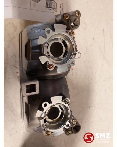 Volvo Volvo mistlicht reflector koplamp links - Farol dianteira de Caminhão: foto 5 Volvo Volvo mistlicht reflector koplamp links - Farol dianteira de Caminhão: foto 5