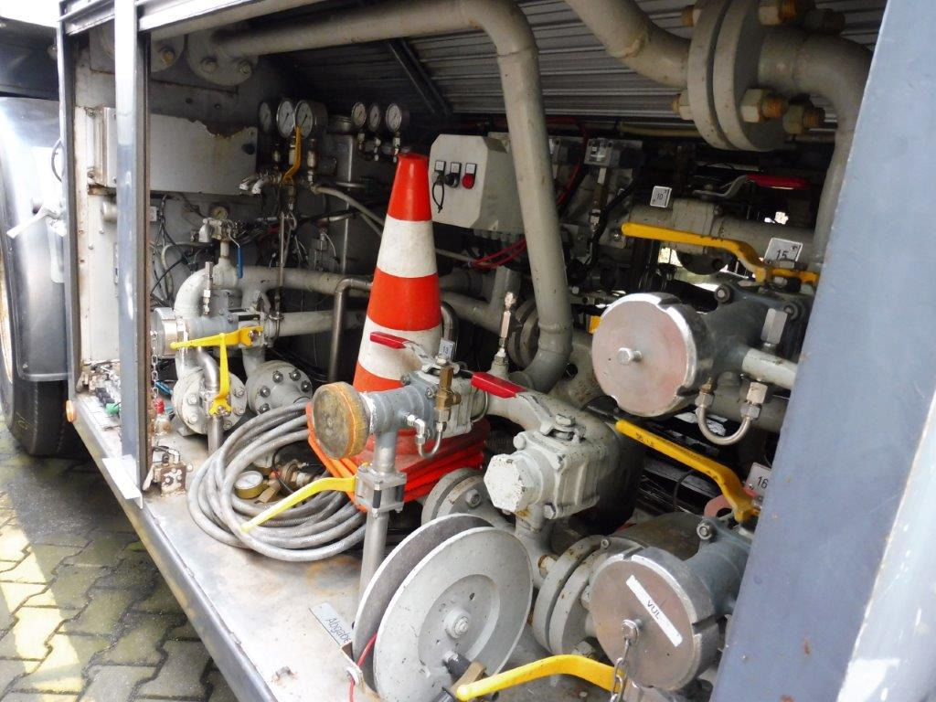 BURG Gas tank semi-trailer used for CO2 Carbon dioxide - Semirreboque tanque: foto 4 BURG Gas tank semi-trailer used for CO2 Carbon dioxide - Semirreboque tanque: foto 4