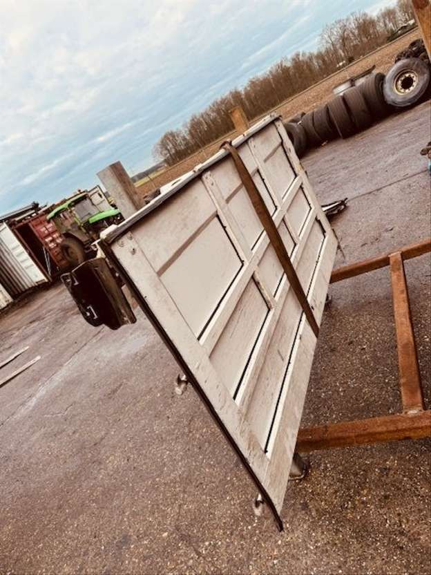 Krone Achterdeur links - Carroceria e exterior de Caminhão: foto 2 Krone Achterdeur links - Carroceria e exterior de Caminhão: foto 2