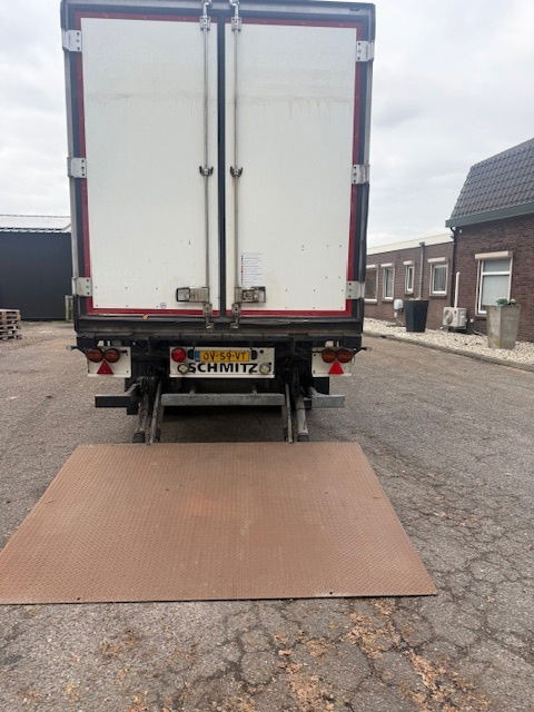 Schmitz Cargobull City stuuras liftas - Semireboque frigorífico: foto 5 Schmitz Cargobull City stuuras liftas - Semireboque frigorífico: foto 5
